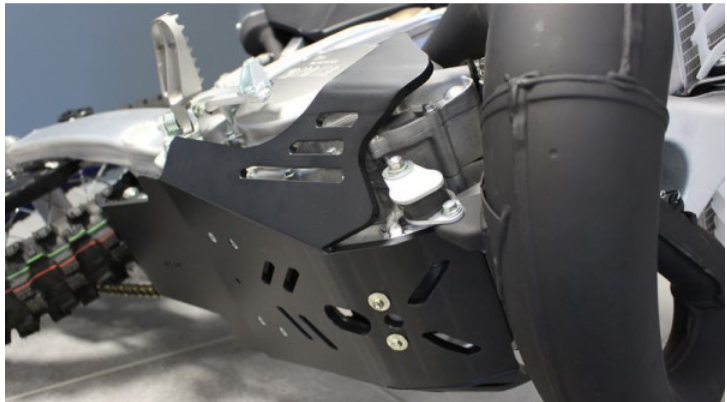 AXP Skid plate Yamaha YZ250 / YZ250X / WR250 - Fantic XE300 / XX250 with linkage guard - Black