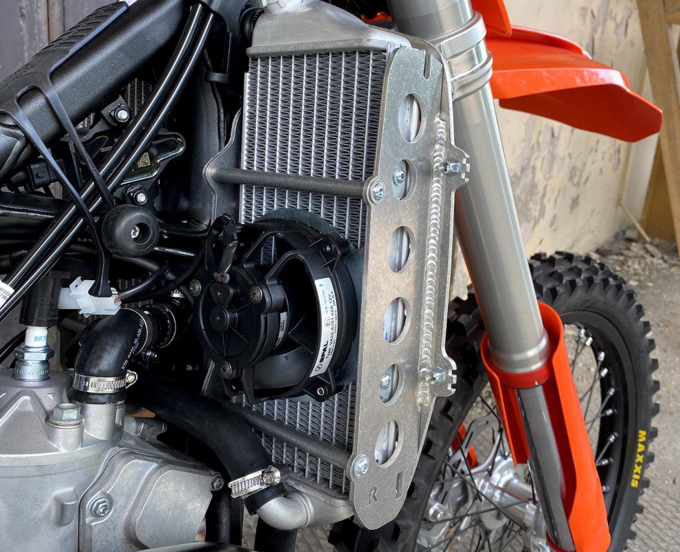 ktm-husqvarna-gas-gas-2024-2023-tbi-not-tpi-radiator-guards-compatible-with-oem-spal-fan (5)